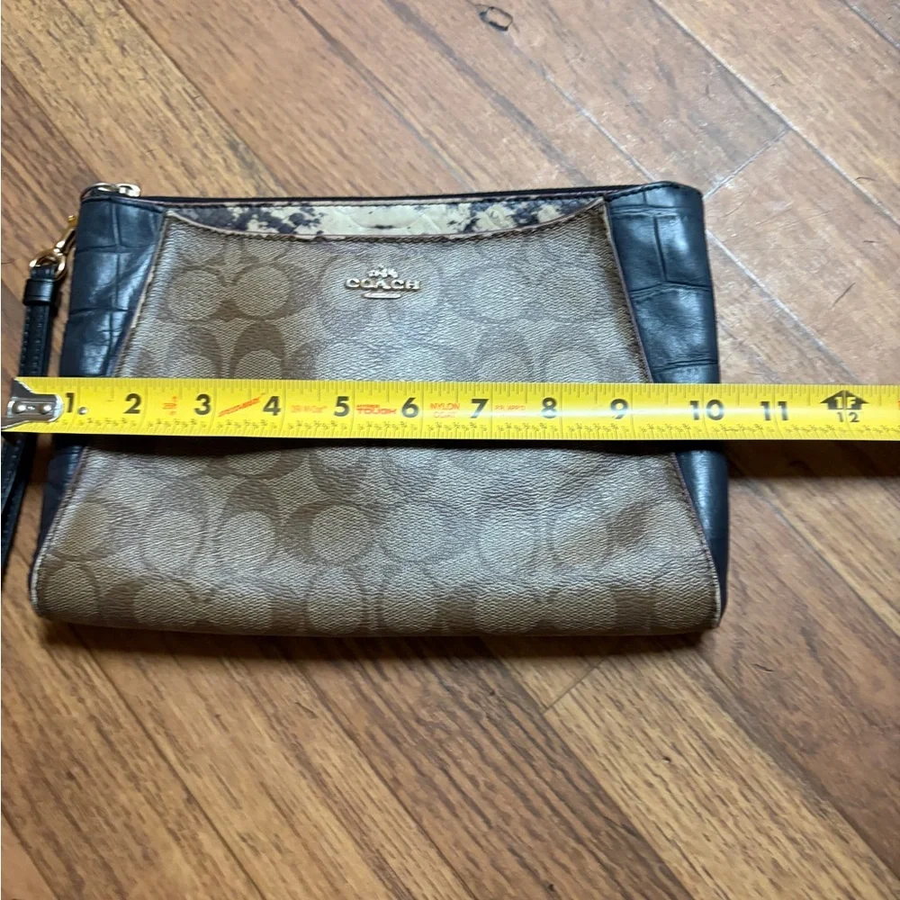 Coach Signature Beige and Black Wristlet
